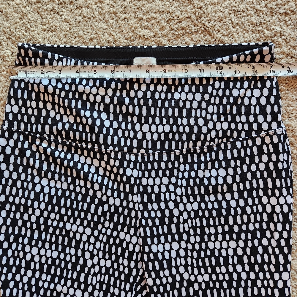 Chico's Zenery legging Size 8 or Chico's 1 Color Black with White dot pattern - Picture 2 of 16
